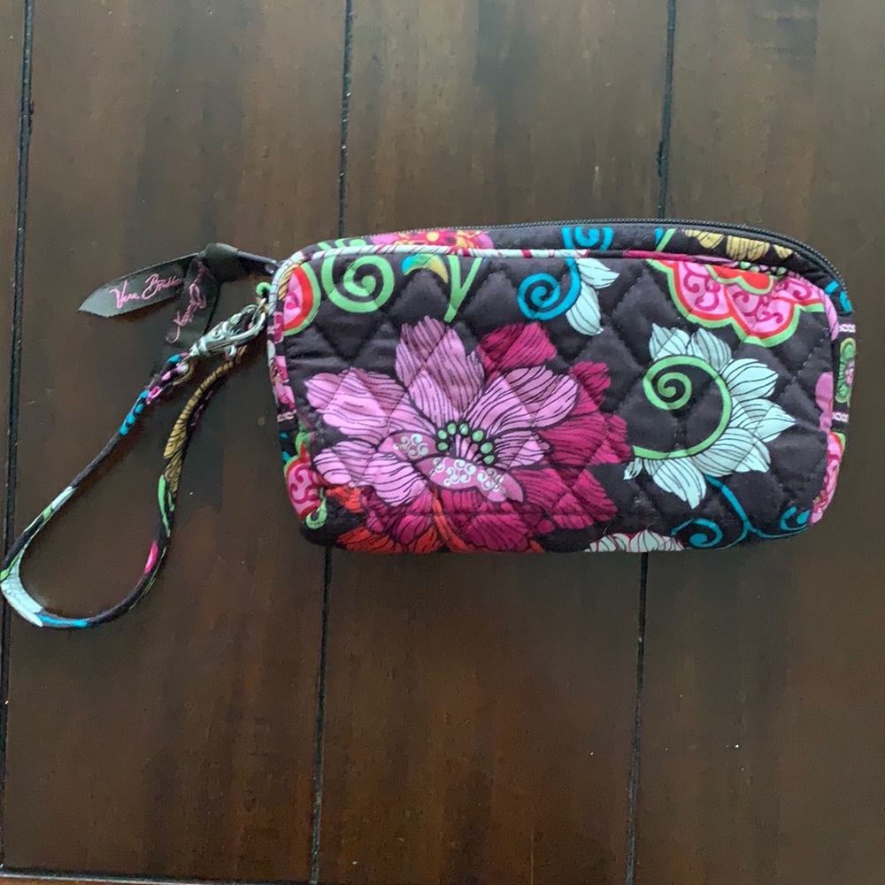 Vera Bradley zipper wristlet 7”L X 4”W
